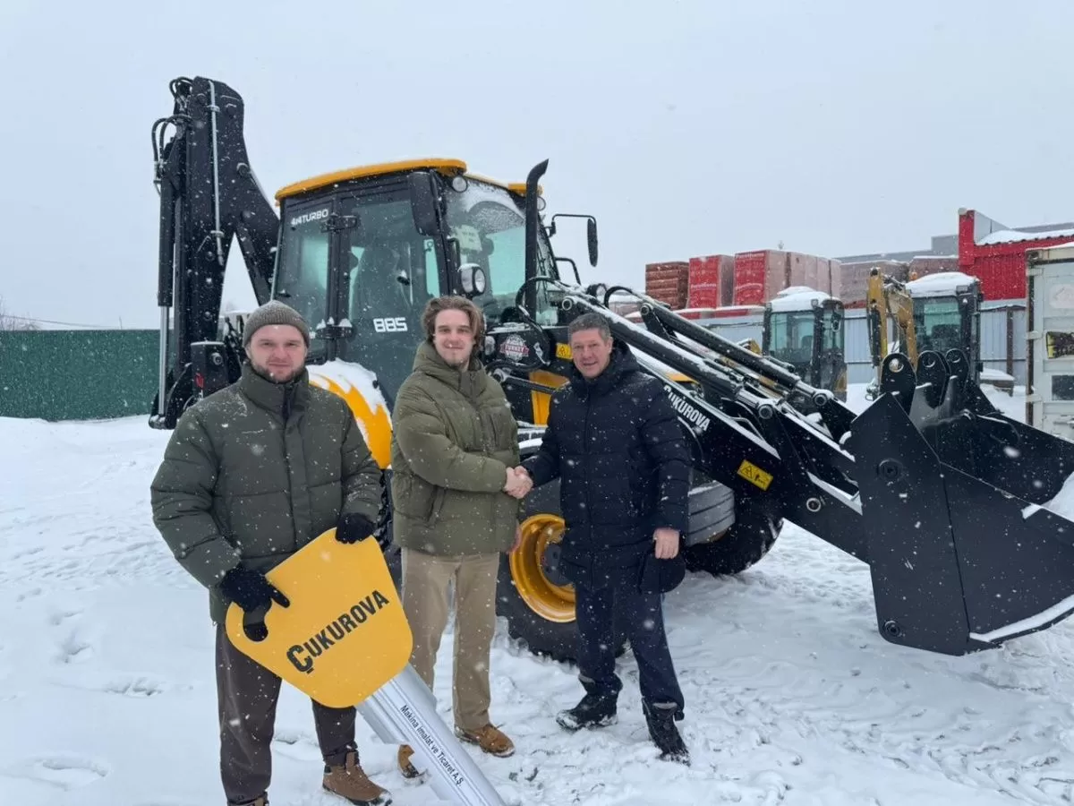 Отгрузка экскаватора-погрузчика CUKUROVA 885 с премиальной гидравликой Bosch rexroth в г.Казань.